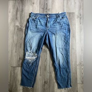 Hollister Ultra High-Rise Mom Jean